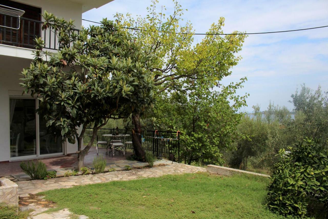 Philippos 2 Apartment Diaporos Luaran gambar